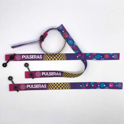 Pulseras de Tela Bordadas